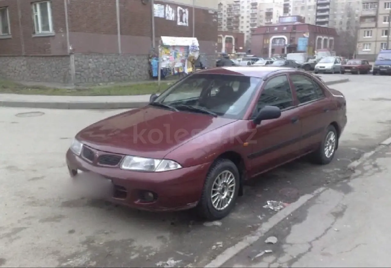 Mitsubishi Carisma, 1998