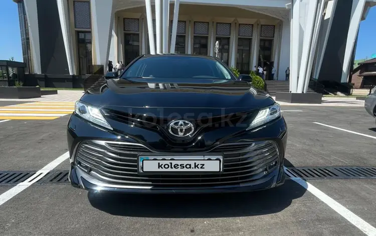 Toyota Camry 2019 года за 14 999 999 тг. в Алматы