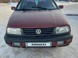 Volkswagen Vento 1993 годаfor950 000 тг. в Караганда – фото 2