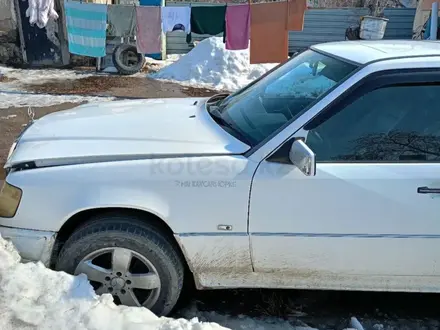 Mercedes-Benz E 300 1993 года за 1 300 000 тг. в Балхаш – фото 4