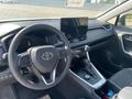 Toyota RAV4 Luxe+ 2025 года за 21 500 000 тг. в Актобе – фото 5
