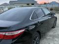 Toyota Camry 2017 года за 8 200 000 тг. в Атырау – фото 2