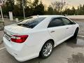 Toyota Camry 2013 года за 9 500 000 тг. в Шымкент – фото 2