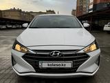 Hyundai Elantra 2019 года за 8 600 000 тг. в Актобе – фото 2