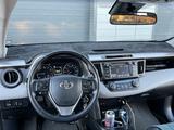 Toyota RAV4 2016 годаfor7 600 000 тг. в Актобе – фото 4