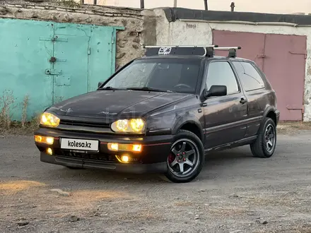 Volkswagen Golf 1993 года за 1 398 000 тг. в Караганда