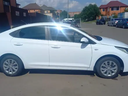 Hyundai Accent 2019 года за 5 000 000 тг. в Астана – фото 2