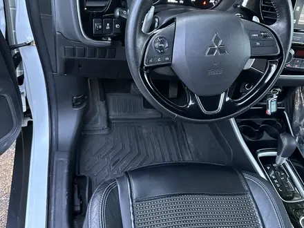 Mitsubishi Outlander 2020 года за 14 000 000 тг. в Алматы – фото 11