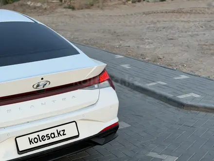 Hyundai Elantra 2022 года за 7 780 000 тг. в Алматы – фото 11