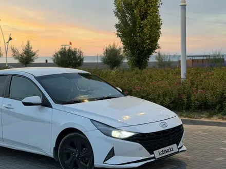 Hyundai Elantra 2022 года за 7 780 000 тг. в Алматы – фото 4