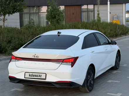 Hyundai Elantra 2022 года за 7 780 000 тг. в Алматы – фото 3
