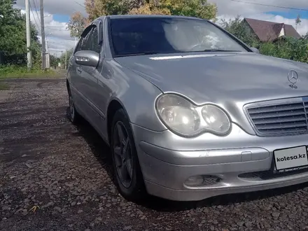 Mercedes-Benz C 200 2000 года за 3 000 000 тг. в Петропавловск