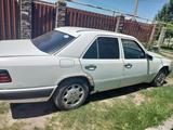 Mercedes-Benz E 200 1993 года за 600 000 тг. в Отеген-Батыр – фото 3