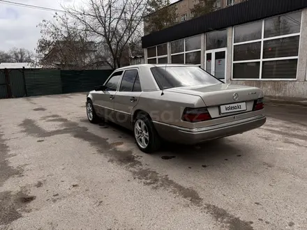 Mercedes-Benz E 230 1989 года за 1 500 000 тг. в Алматы