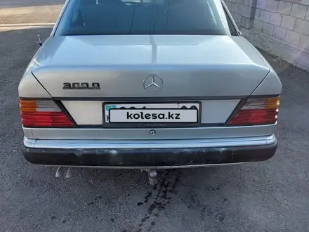 Mercedes-Benz E 300 1993 года за 1 290 000 тг. в Тараз – фото 4