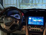 Toyota Camry 2015 годаүшін9 600 000 тг. в Семей – фото 2
