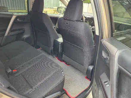 Toyota RAV4 2016 года за 9 800 000 тг. в Астана – фото 10