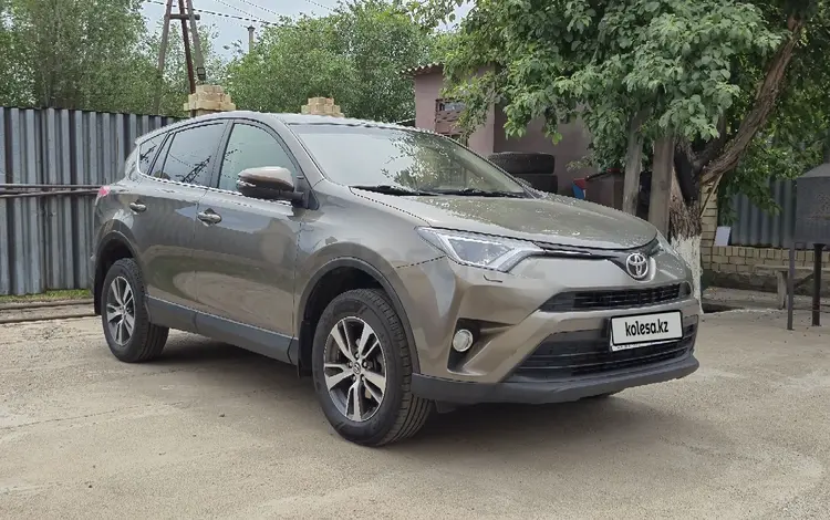 Toyota RAV4 2016 года за 9 800 000 тг. в Астана