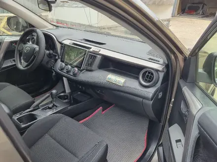Toyota RAV4 2016 года за 9 800 000 тг. в Астана – фото 9