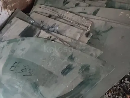 Стёкла, форточки на разные модели БМВ. за 15 000 тг. в Алматы