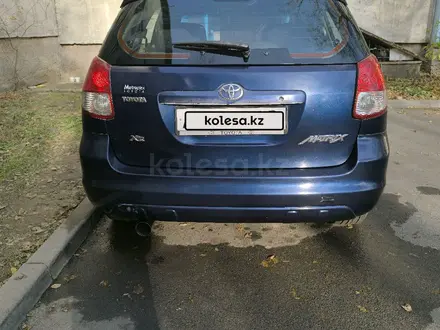 Toyota Matrix 2003 года за 2 999 000 тг. в Алматы – фото 2