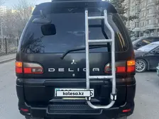Mitsubishi Delica, 2004