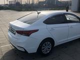 Hyundai Accent 2018 года за 5 000 000 тг. в Хромтау – фото 4
