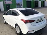 Hyundai Accent 2018 года за 5 000 000 тг. в Хромтау – фото 3