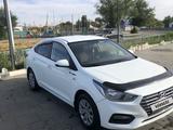 Hyundai Accent 2018 года за 5 000 000 тг. в Хромтау – фото 2
