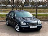 Mercedes-Benz C 200 2000 года за 3 800 000 тг. в Астана