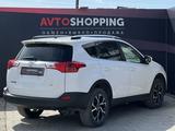 Toyota RAV4 2015 года за 9 690 000 тг. в Актобе – фото 4