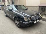 Mercedes-Benz E 230 1995 года за 2 400 000 тг. в Алматы