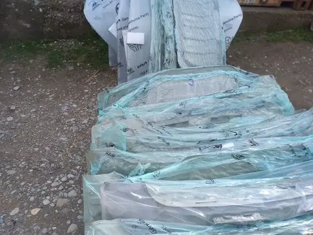 Kia k7 Kadenza 2016-2019 задний фартук за 1 000 тг. в Алматы