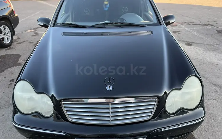 Mercedes-Benz C 240 2002 годаfor2 700 000 тг. в Кокшетау