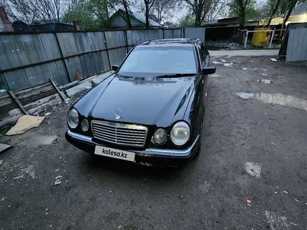 Mercedes-Benz E 320 1997 года за 5 200 000 тг. в Алматы – фото 12