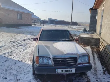 Mercedes-Benz E 200 1993 года за 550 000 тг. в Усть-Каменогорск