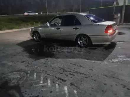 Mercedes-Benz C 220 1994 года за 1 560 748 тг. в Петропавловск – фото 7