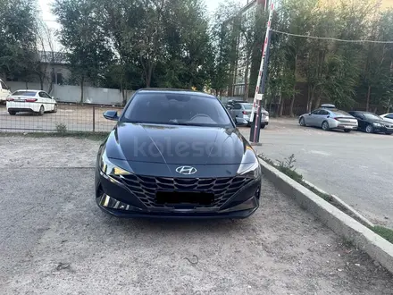 Hyundai Elantra 2022 года за 8 000 000 тг. в Атырау – фото 2