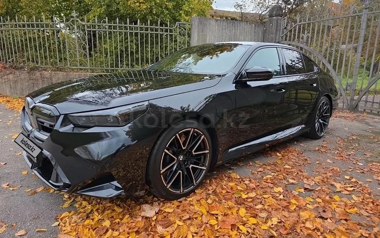 BMW M5 — миниатюра 1