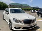 Mercedes-Benz E 300 2011 годаүшін8 700 000 тг. в Актобе – фото 3