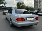 Mercedes-Benz E 320 1998 года за 4 100 000 тг. в Алматы – фото 4