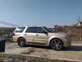 Lincoln Navigator 2005 годаүшін8 000 000 тг. в Алматы