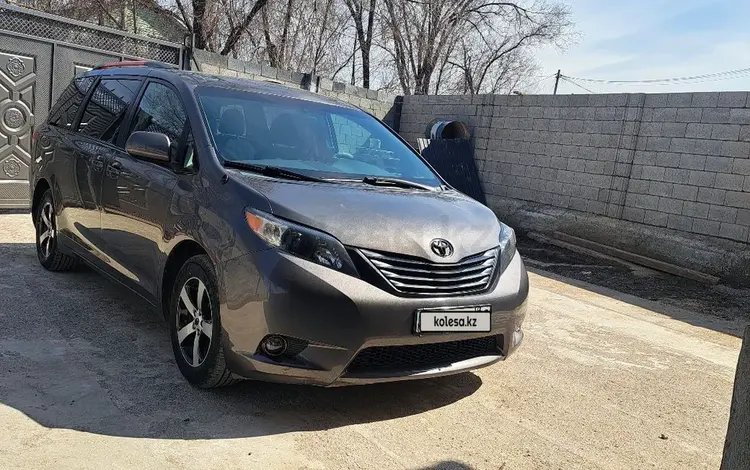 Toyota Sienna 2013 годаfor13 300 000 тг. в Алматы