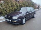 Volkswagen Vento 1993 года за 1 200 000 тг. в Алматы