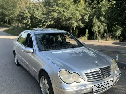 Mercedes-Benz C 240 2002 года за 3 000 000 тг. в Алматы – фото 5