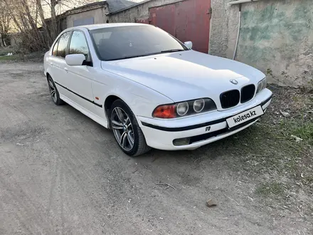 BMW 528 1999 года за 3 300 000 тг. в Караганда – фото 3