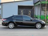 Toyota Camry 2019 года за 12 800 000 тг. в Тараз – фото 2