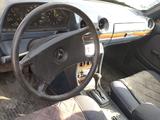 Mercedes-Benz E 230 1983 годаfor1 000 000 тг. в Алматы