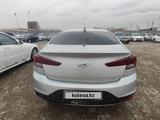 Hyundai Elantra 2019 годаүшін6 355 125 тг. в Алматы – фото 2