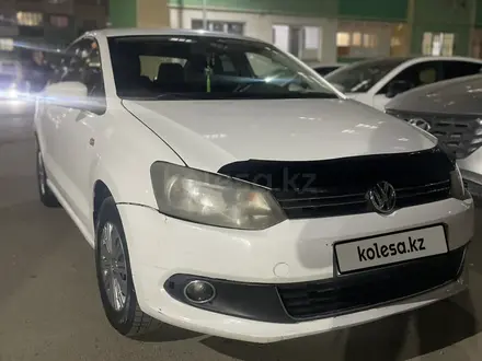 Volkswagen Polo 2013 года за 3 800 000 тг. в Шымкент – фото 2